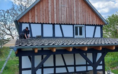 Schleppdach gedeckt und Steine für den Garten